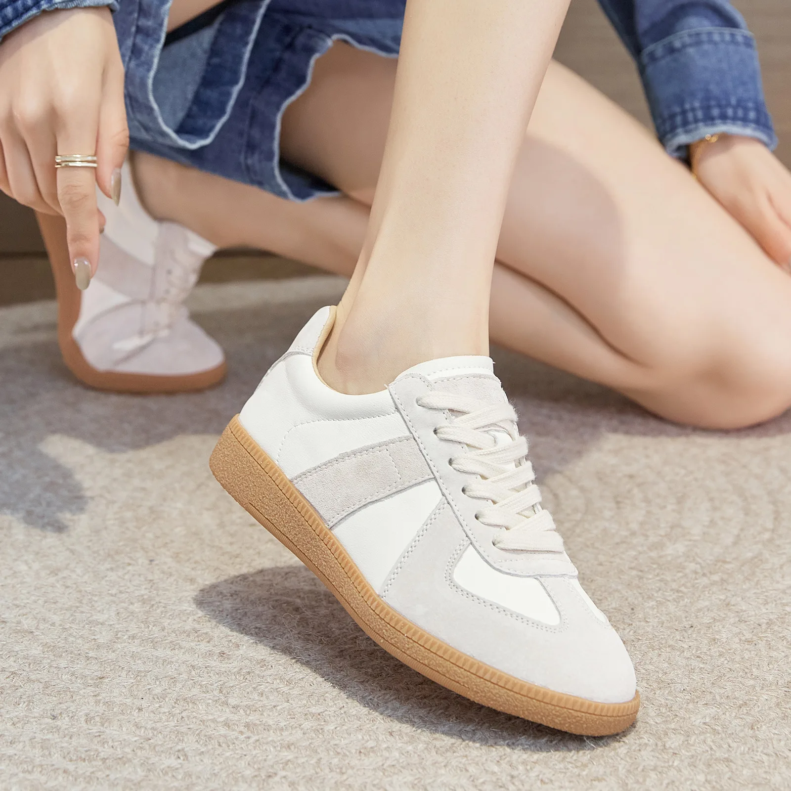 Spring Autumn Fashion Sneakers Women Genuine Leather Shoes Flat Casual Brand Ladies Shoes Gold Silver Beige D122