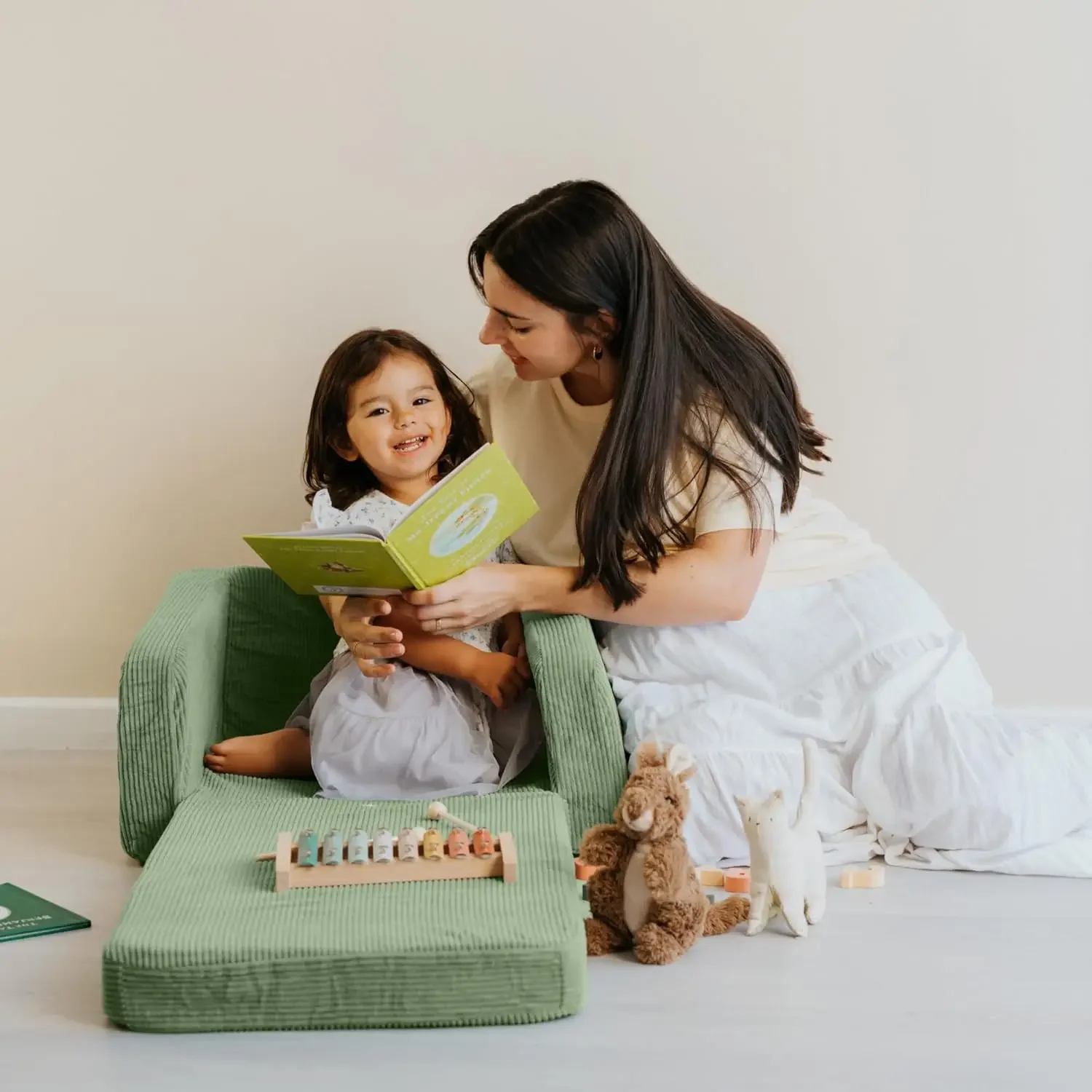 Sturdy toddler chair and sofa - The perfect children's sofa, foldable sofa chair, provides a safe and fun seat for your child