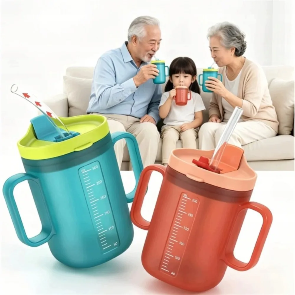 Schnabeltasse für Senioren 300ml, Auslaufsicherer Trinkbecher mit Doppelgriff & Strohhalm, Schnabelbecher für ältere Menschen, Sippy Cup für Erwachsene mit Deckel, Trinkerinnerung mit