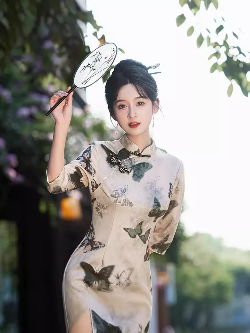 Täglich Cheong sam 2024 neuer chinesischer Stil verbessert Wildleder Schmetterling gedruckt Mädchen Cheong sam Qipao Kleid