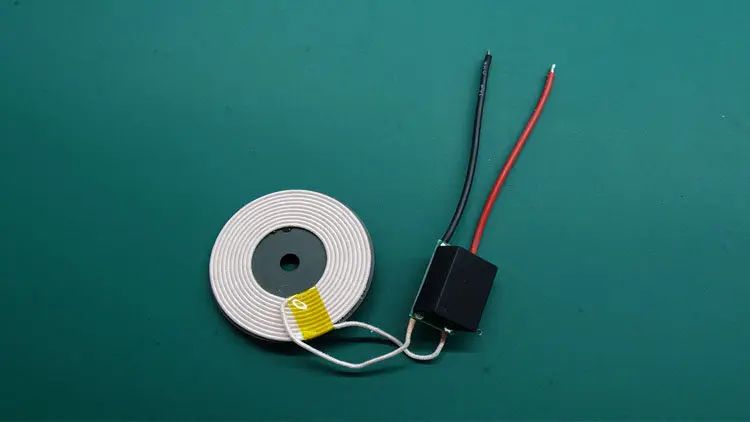 Wireless Charging Power Supply Module Transmits an Input of 12V, Receives an Output of 5V/2A, and Stabilizes 12V/1A DC