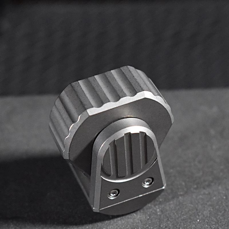 Outdoor Portable EDC Titanium Alloy Mechanical Push Card Finger Gyroscope Creative Gift Toys