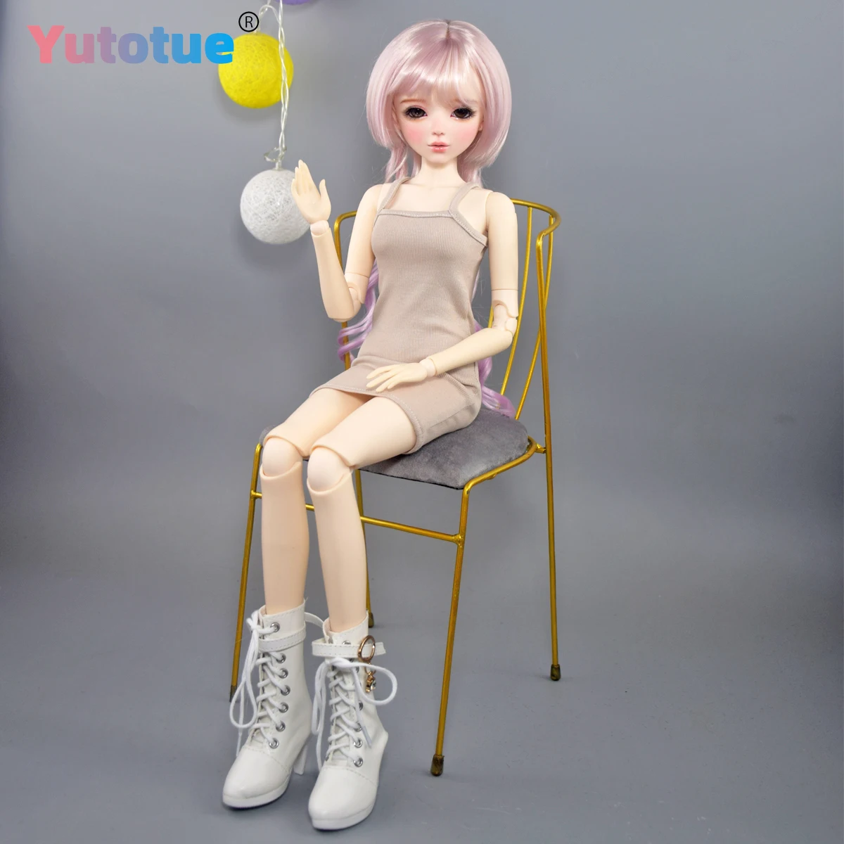 YUTOTUE 56 cm hoogte vrouwelijke pop speelgoed PVC lichaam BJD pop met mode-outfits handbeschilderde make-up levensecht