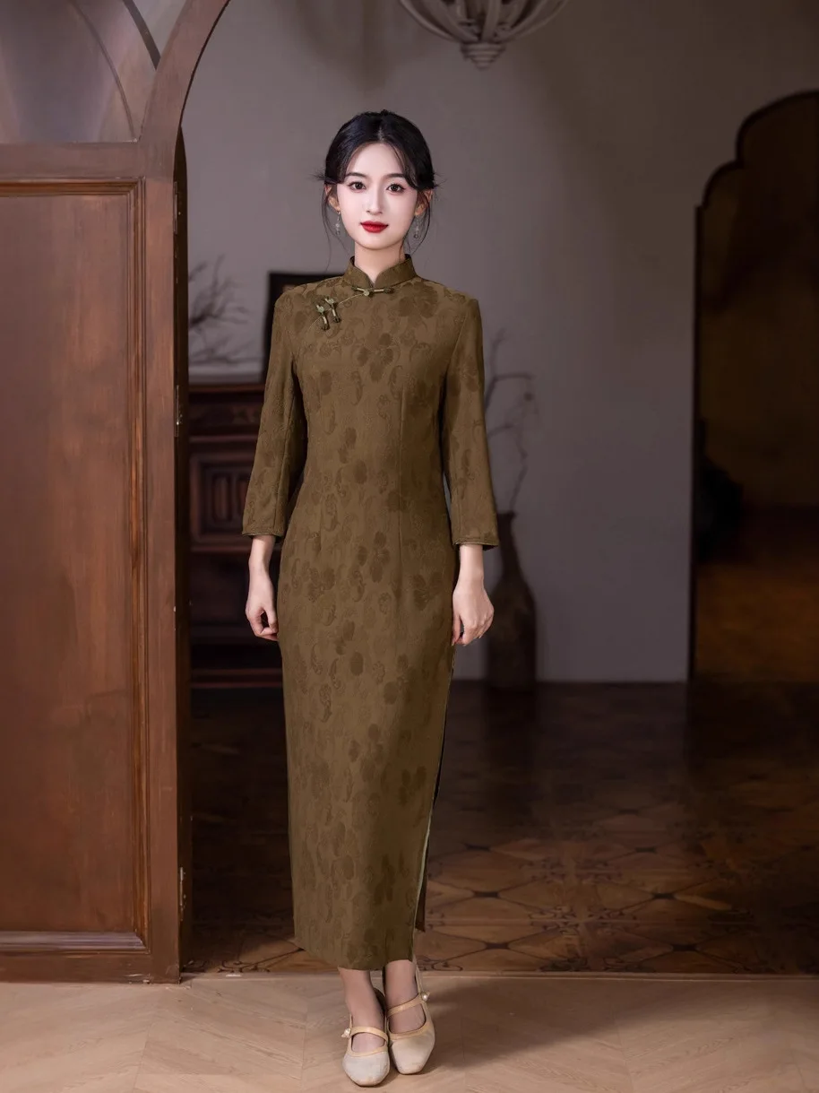 

Slim Fit Dr with Embroidered Floral Pattern Improved Version Autumn Winter New Sle Low Slit Long Sve Gown