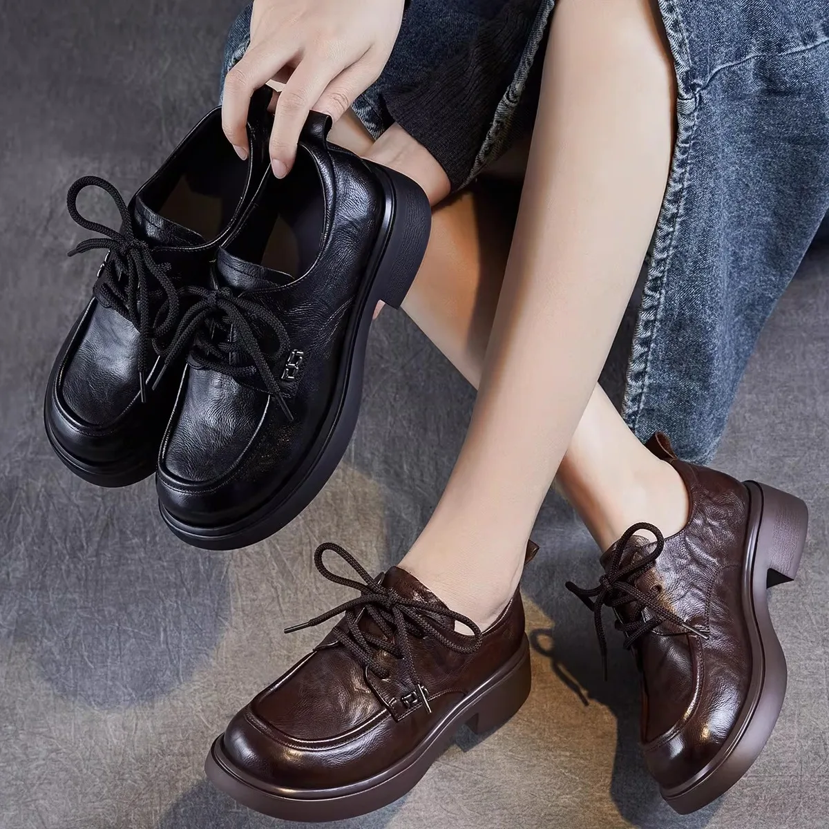 

Luxury Grain Leather Women's Flats Breathable round Toe Low Cut Casual Shoes Comfortable Rubber Sole Fashionable Cross Buckle