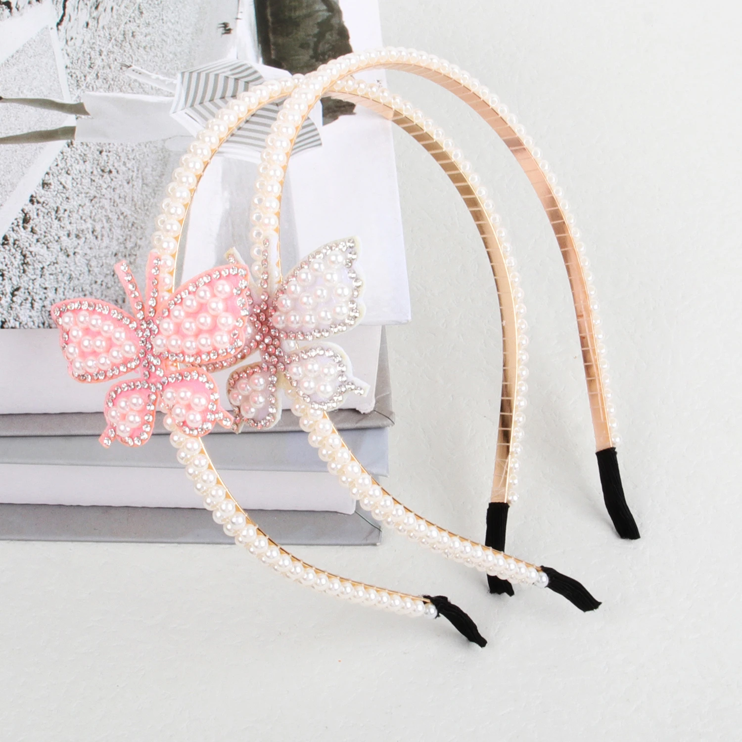 New Elegant White Pearl Headbands for Women Girl Handmade Simple Dragonfly Hairbands Pearl Retro Headband Headdress Accessories