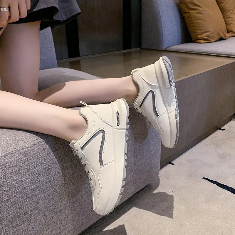 Women Fashion Vulcanize Shoes Female Platform Casual Sneakers Women Flat Mesh Breathable Running Shoes Retro Chunky Sports Shoes