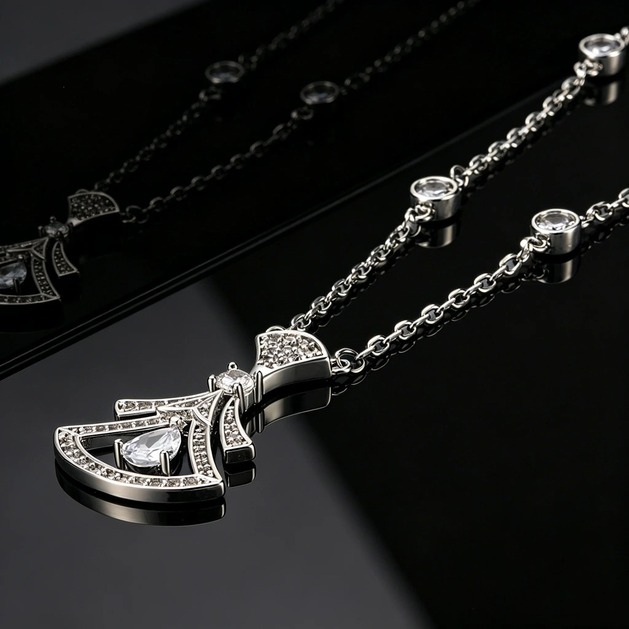 Ladies S925 Silver All-match Clavicle Necklace With Paved Shiny Zircon Water Drop Fan Pendant