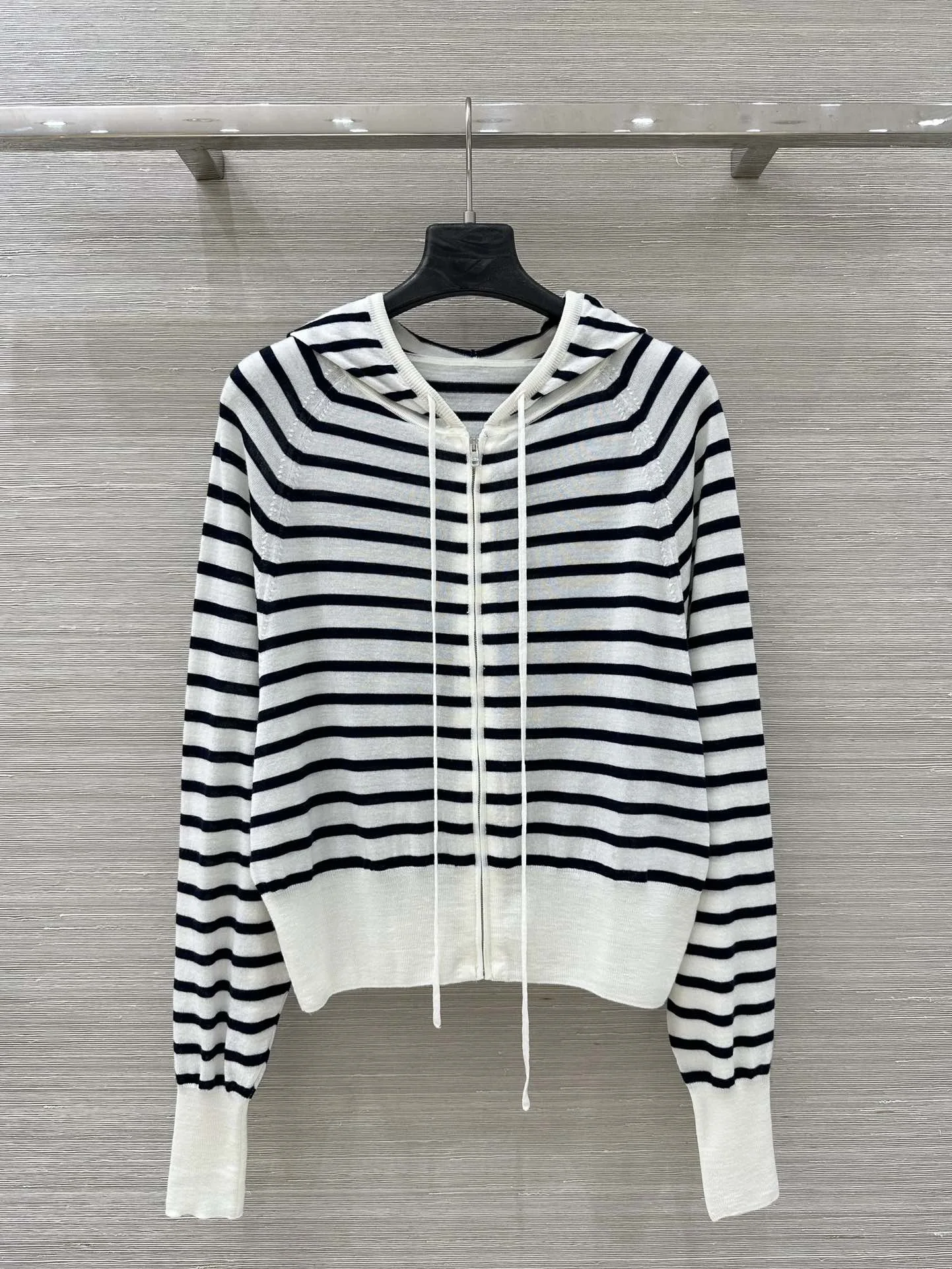 

Военно-морской полосатый свободный крой, шелковая майка, тонкая вязаная шапка, кардиган, модное универсальное женское открытое пальто, весеннее начало