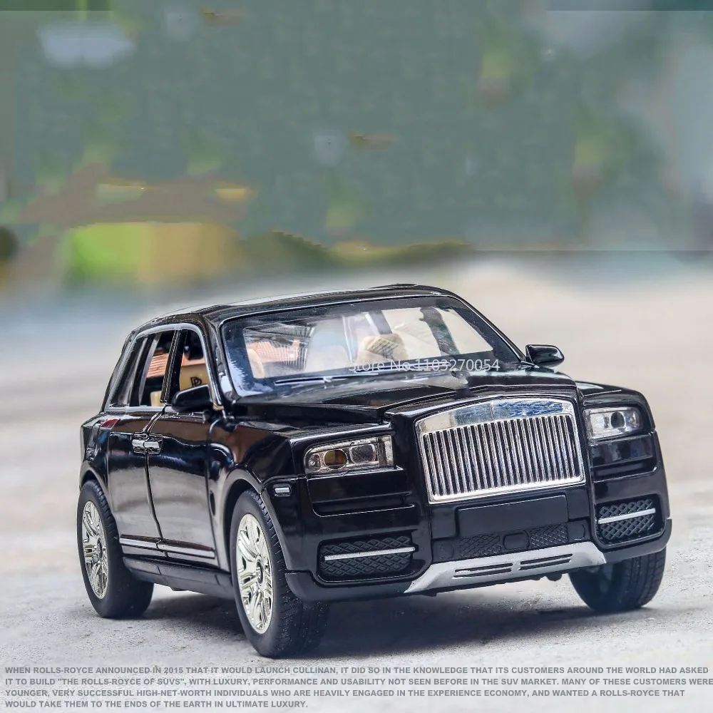 1:24 Rolls-Royce Cullinan Toys Car Model Alloy Diecast Vehicle 6 Doors Opened Metal Body Rubber Tires Sound Light Toy Boys Gifts