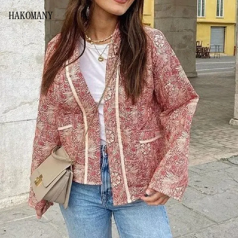 

2023 Women Line Quilting Full Sleeve Loose Jacket BOHO Thin Outerwear Autumn Winter Light Pink Flower Print Lapel Quilted Coat