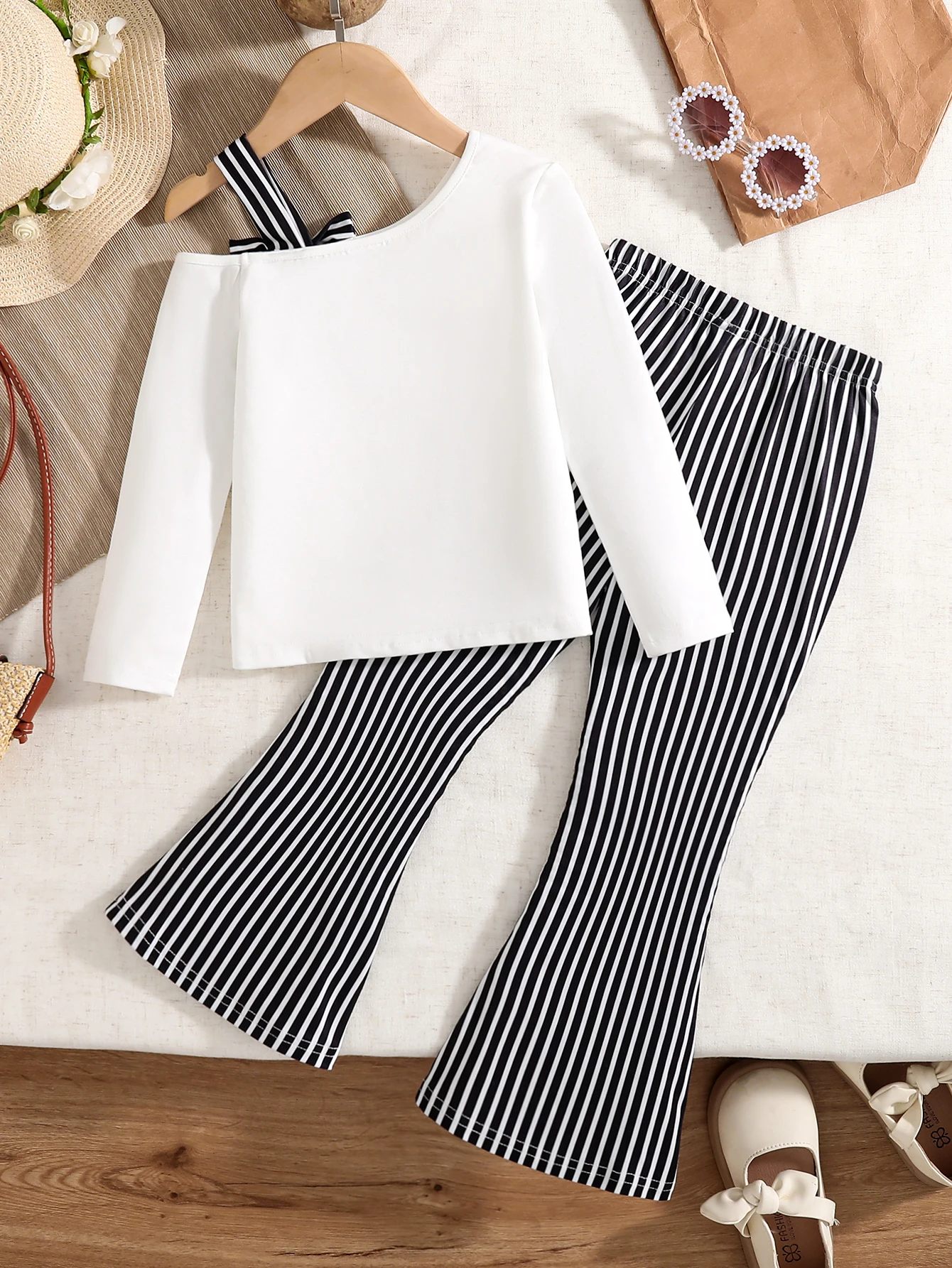 4-8Y Girls' Spring and Autumn Trendy and Fashionable 2-Piece Set: White Long-Sleeve Off-Shoulder Top + Slightly Stretchy Casual Striped Flared Pants, Korean Style Daily Casual Outfit for Girls