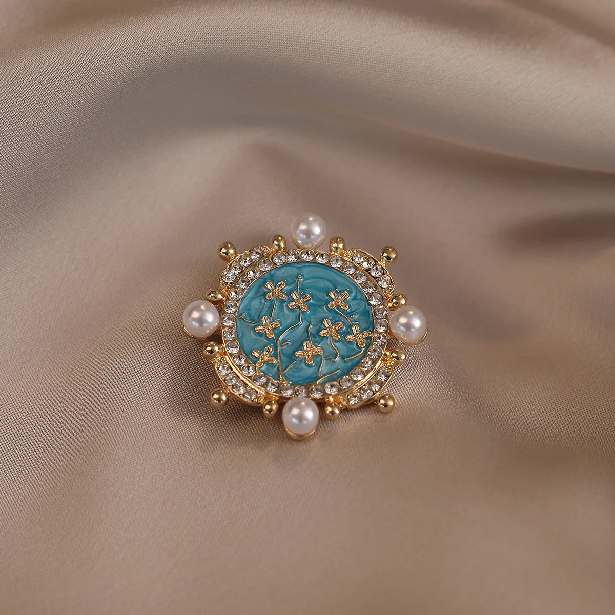 Trendy Apricot Flower Brooch Unique Design Luxury Anti-glare Brooch Niche Elegant Clothing Pin for Women