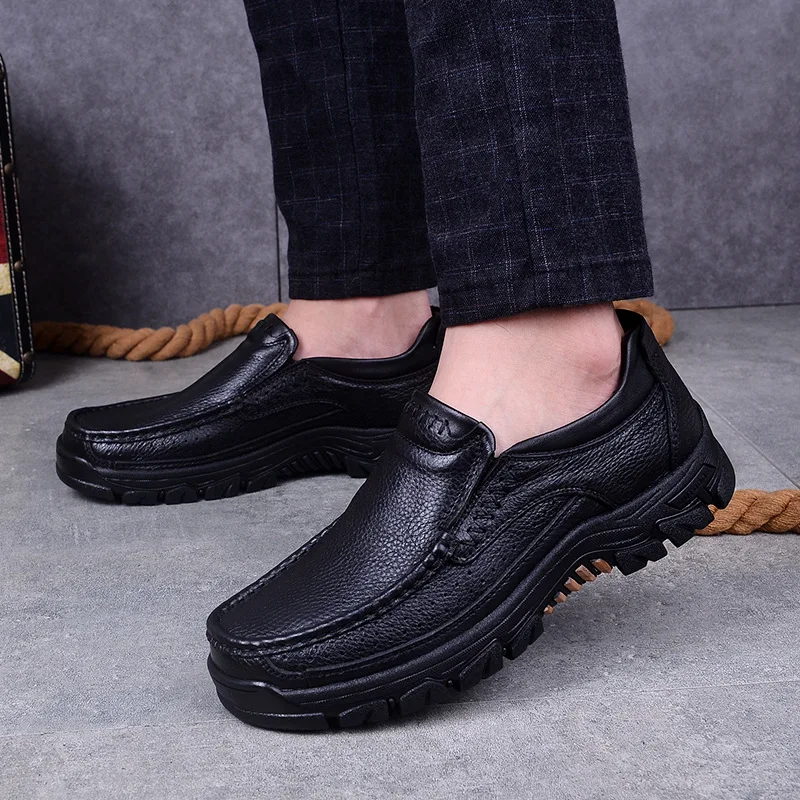 New Men Casual Shoes Soft Cow Leather Men Loafers Fashion Breathable Outdoor Walking Shoes Plus Size Slip on Black Driving Shoes