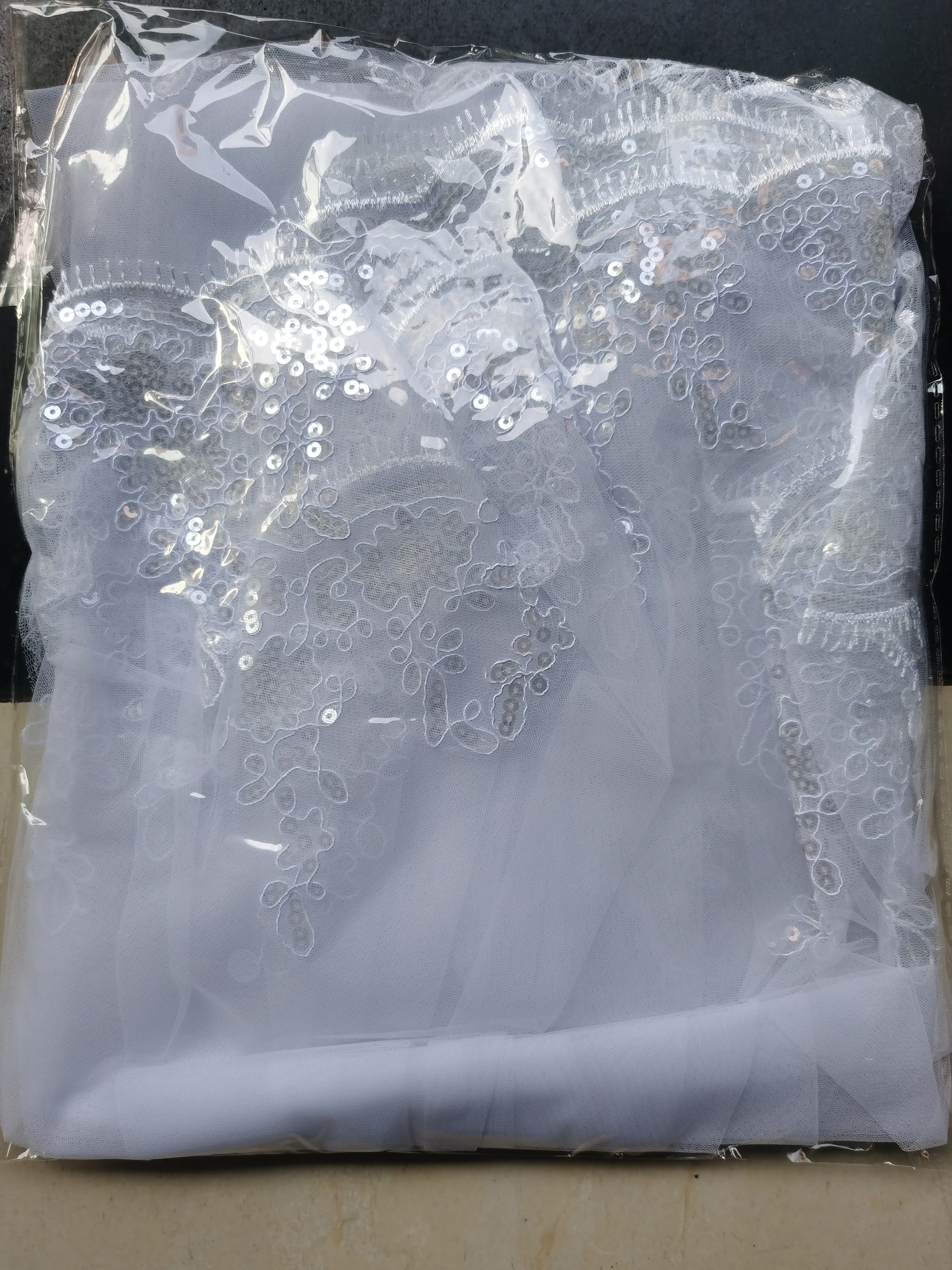 Two Tiered Wedding Comb Finger Length Applique Sequins Edge Long Luxury Bridal Lace Veil  Véu De Noiva