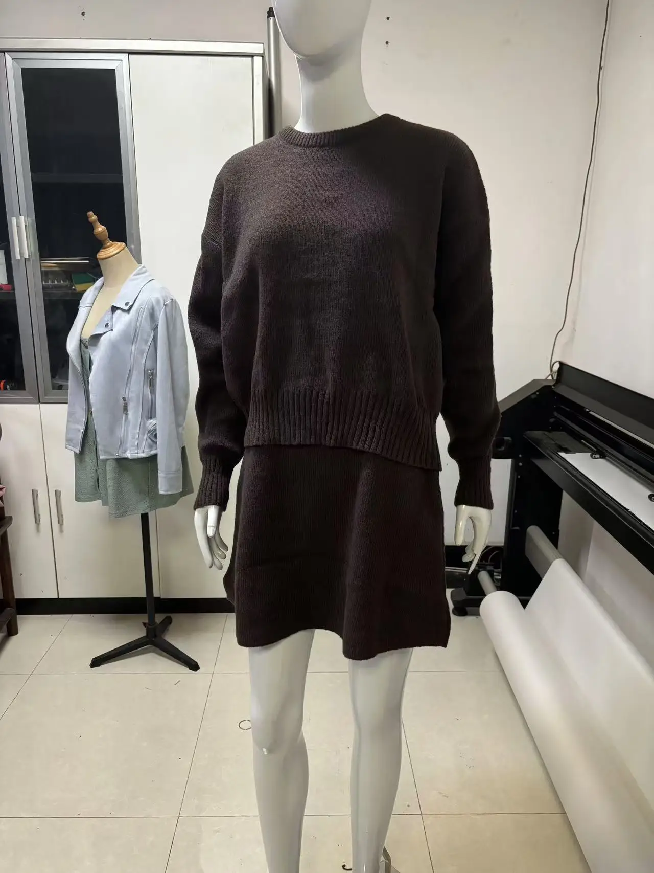2024 herbst Winter Zwei Stück Set Kleid Frauen Gestrickte Rock Set Casual Vielseitig Lange Ärmeln Pullover Top Und Mini Rock Outfit – Detail 8