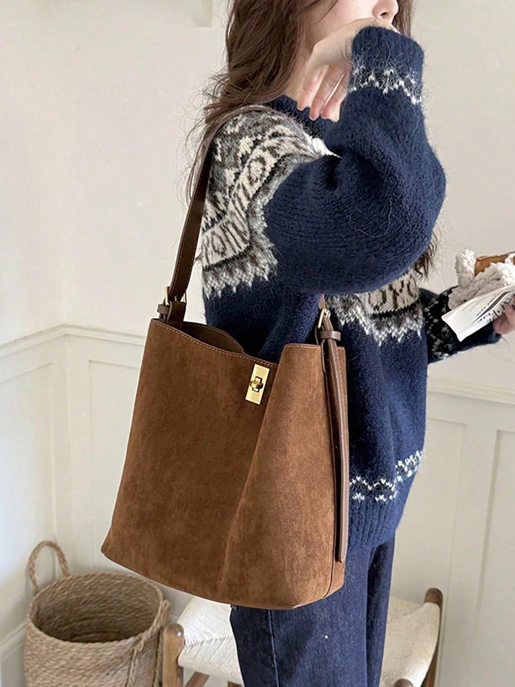 

Новинка 2023 года, осенне-зимняя ретро-сумка через плечо из замшетки, большая вместительная сумка на плечо, модная женская сумка для отдыха и пригородных поездок
