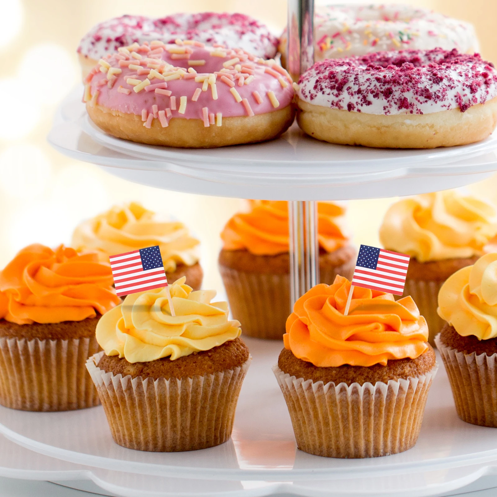 

200pcs Three-Color Flag Fruit Picks Disposable Wooden Kabob Sticks For Cupcakes Cheese Sandwiches Ice Cream Appetizer