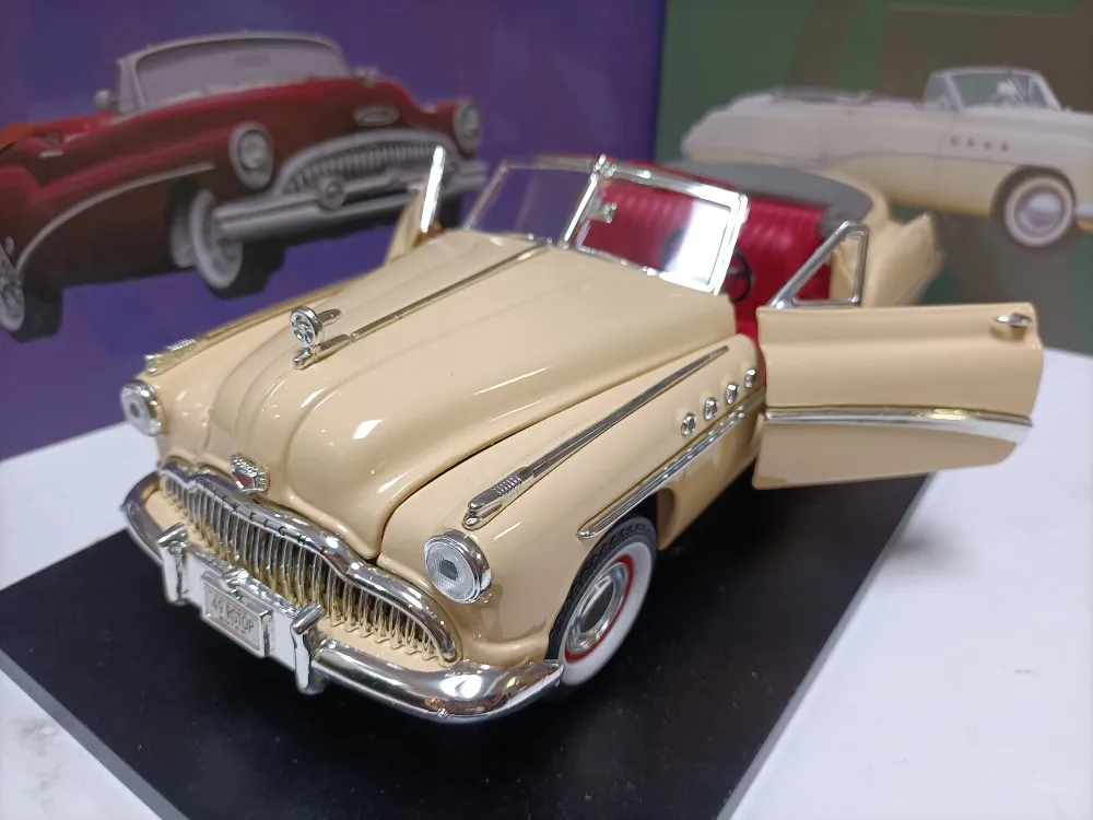 Original Factory 1:18 Roadmaster Riviera 1949 Vintage Car Alloy Fully Open Simulation Limited Edition Alloy Metal Static Car