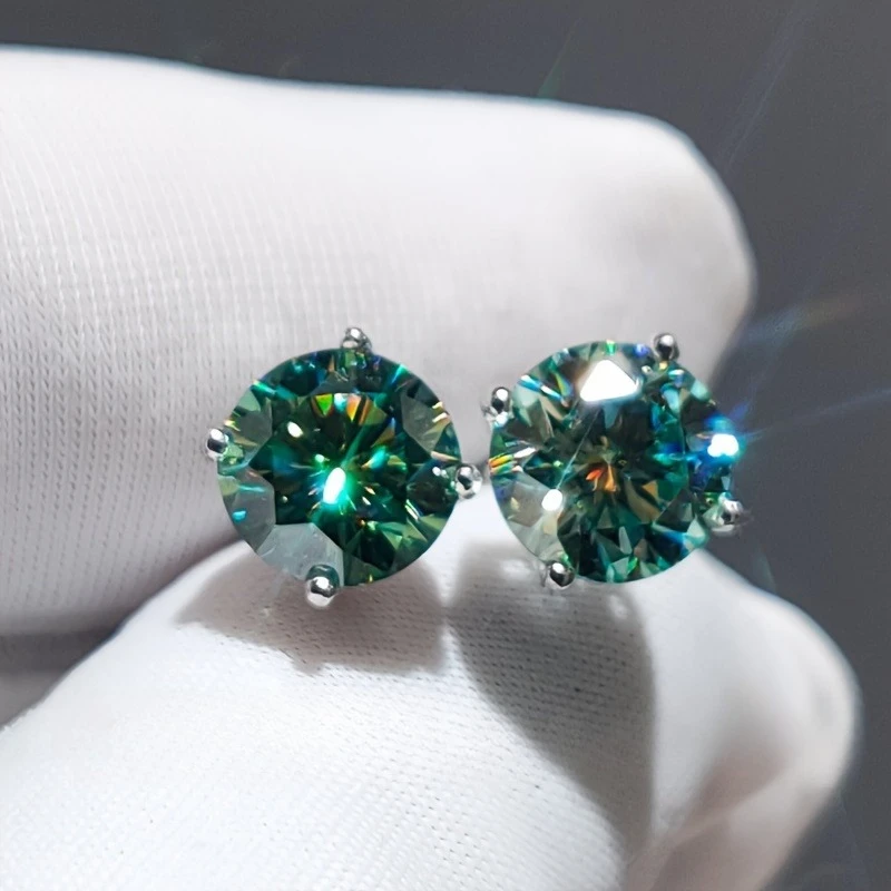 

1pair 0.5/2Carat Exquisite Blue-green Synthetic Moissanite Stud Earrings, 4-prong Setting, Classic Jewelry Design.