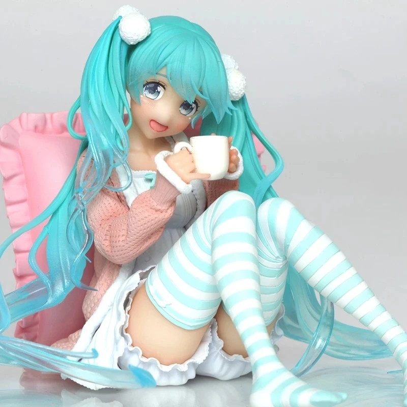 16Cm Anime Figuur Hatsune Miku Figuur Loungewear Paardenstaart Meisje Kariko Koyama Kussen Zitten Model Speelgoed Figuine Pvc Actiefiguur