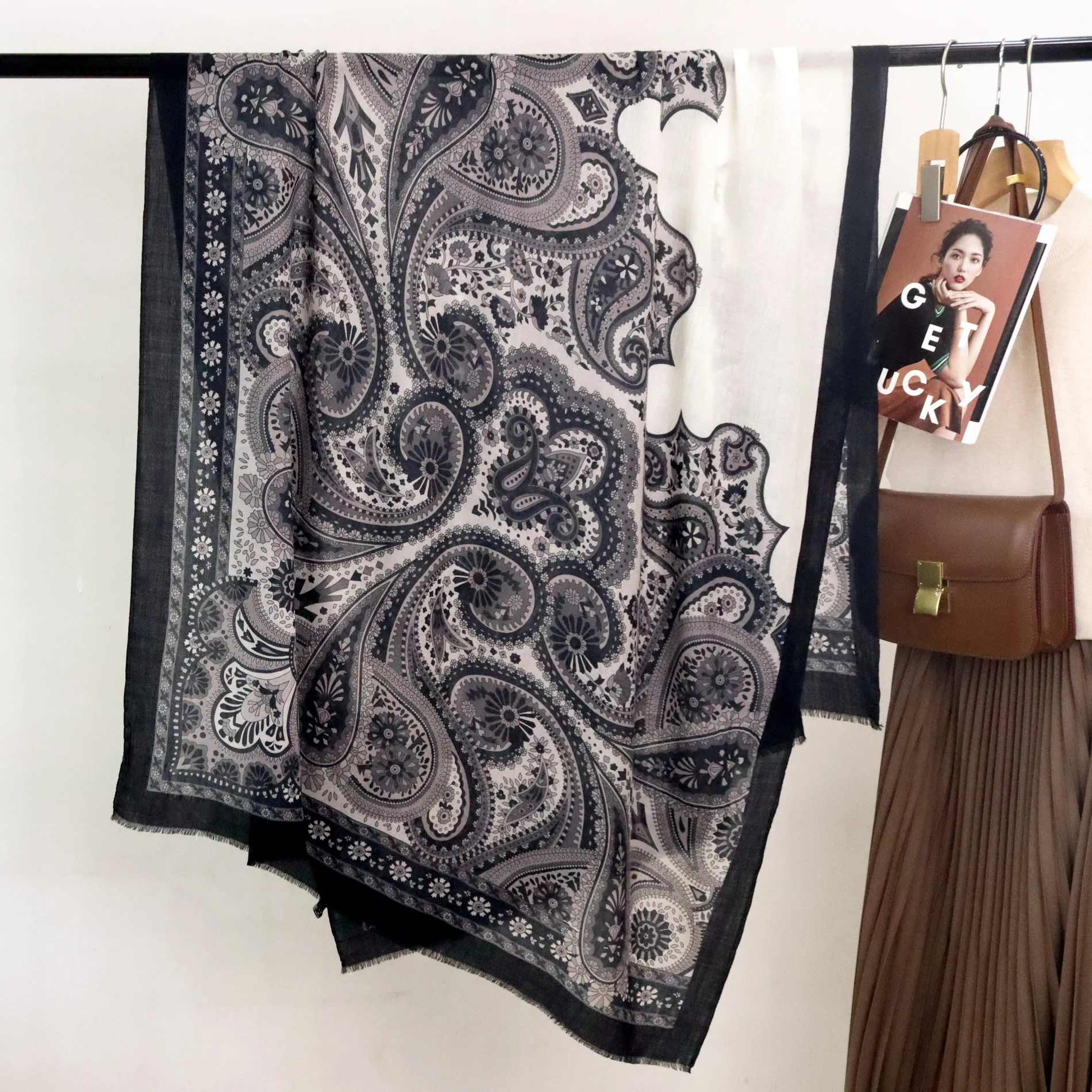 بيزلي شرابة طويلة الكشمير وشاح الشتاء النساء الفاخرة شالات الأوشحة الباشمينا فولارد فام الملابس حقيبة الملحقات 200 100 سنتيمتر