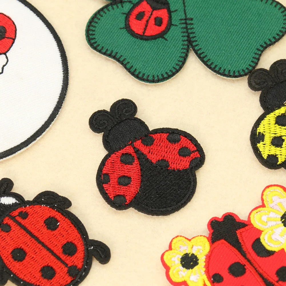 2PC Cartoon Ladybug Four-leaf Clover Embroidery Clothing Decals Children\'s Clothes Schoolbag Hole Patches Decoration Accessories