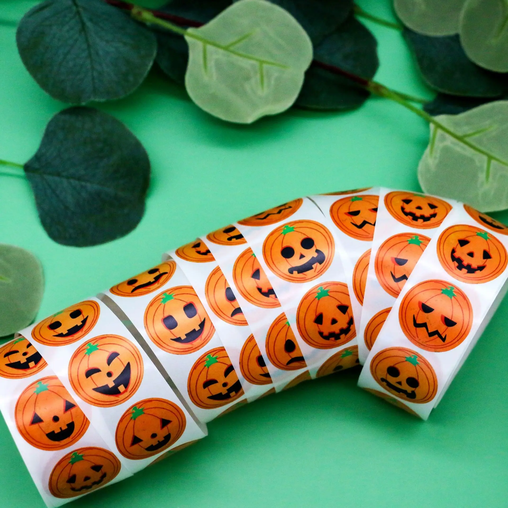 500 Pcs Pumpkin Ghost Halloween Stickers for Kids Round Sticker Gift Sealing Label Envelope Decor Stationery Stickers 1 inch