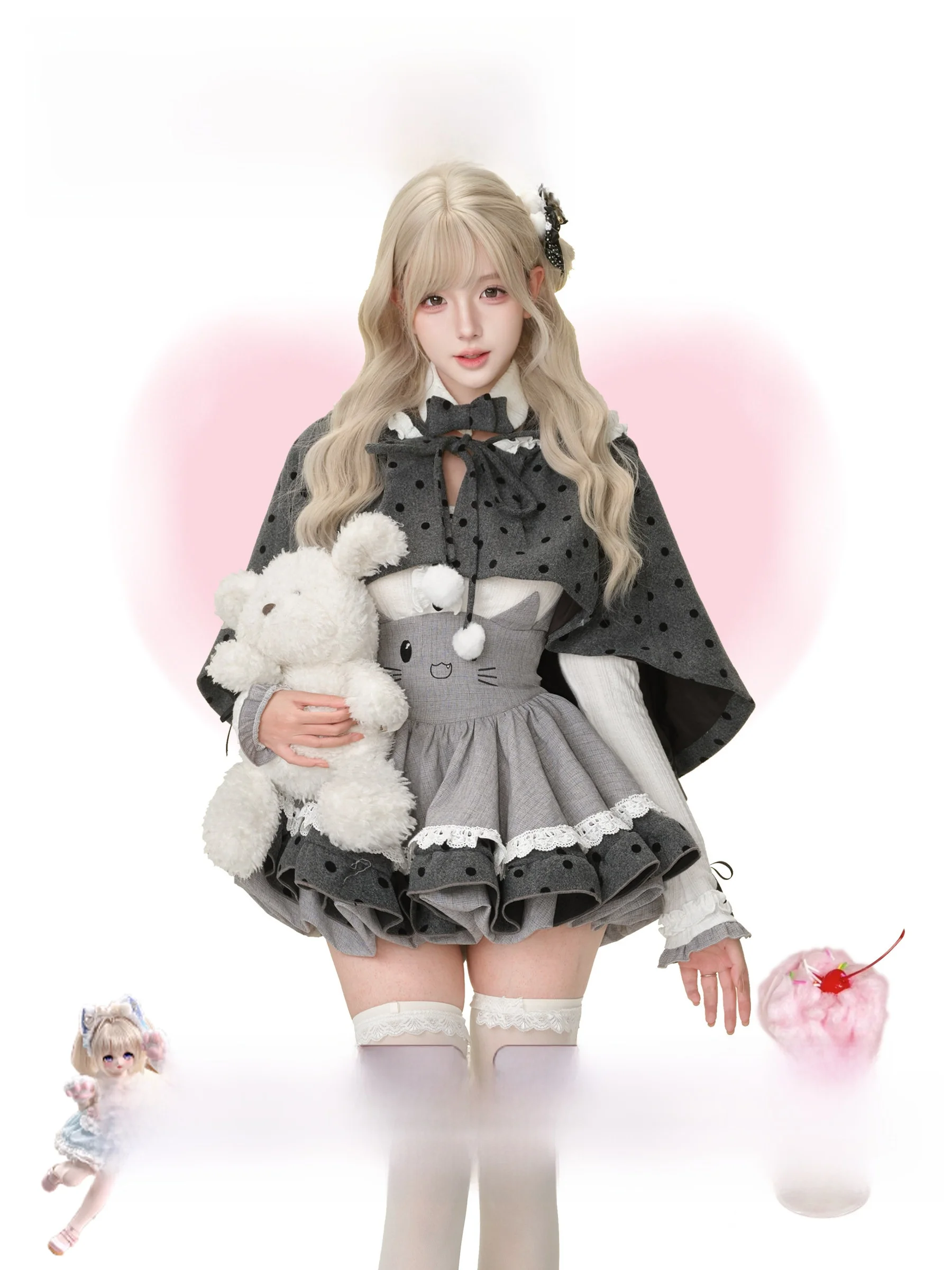 

Милая кукла-девочка с длинными рукавами, бантом, юбкой, накидкой и игрушкой-скелетом для осеннего модного комплекта школьной формы для студентов