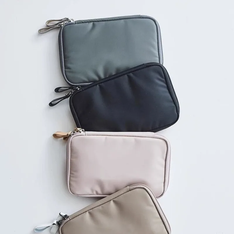 1 stks Creatieve Nylon Reispaspoorthouder Multifunctionele Handheld Document Portemonnee Draagbare ID Cash Storage Pouch