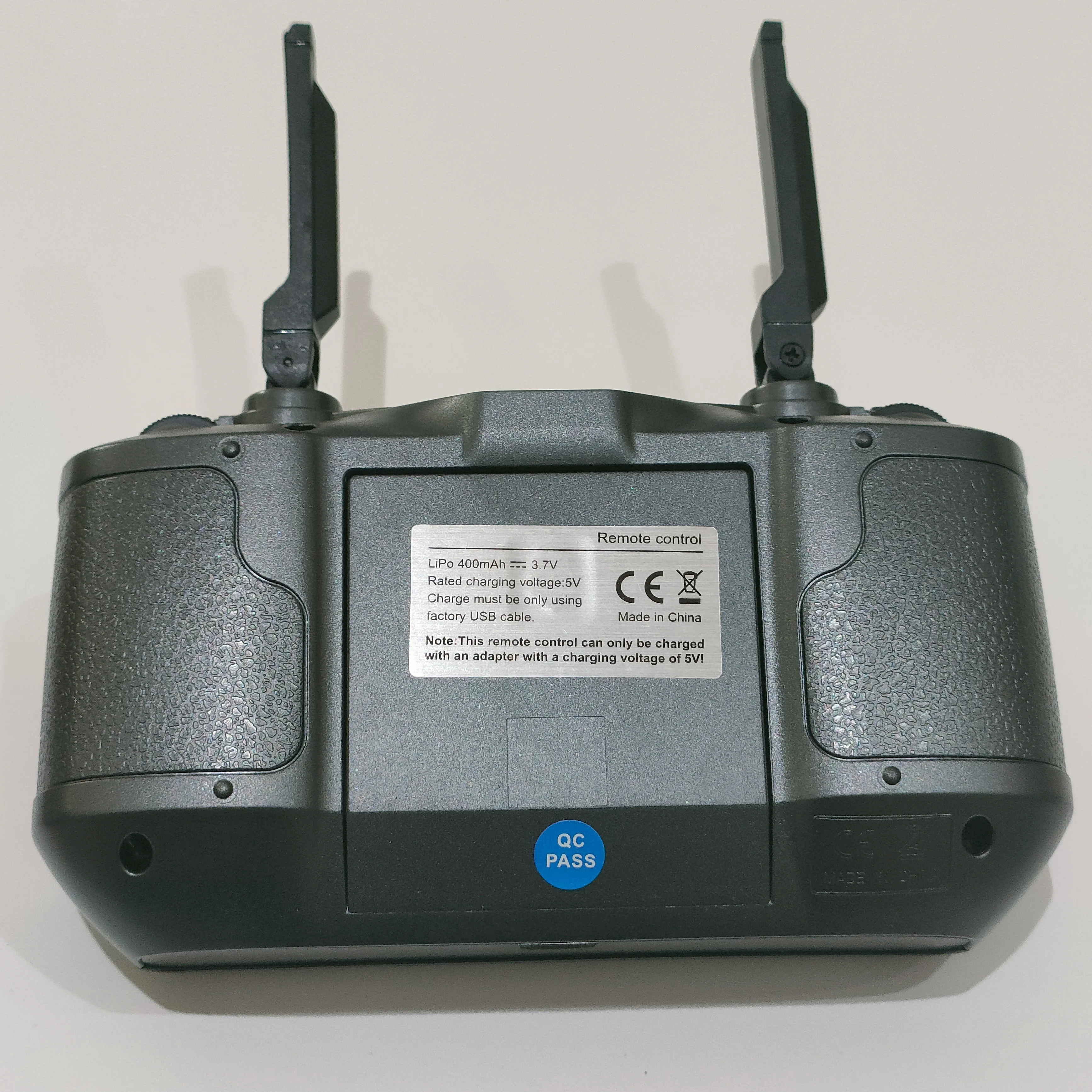 

Передатчик дистанционного управления (синий QC PASS) для L600 PRO MAX GPS 3-осевой подвес 360 для предотвращения препятствий Бесщеточный квадрокоптер Дрон