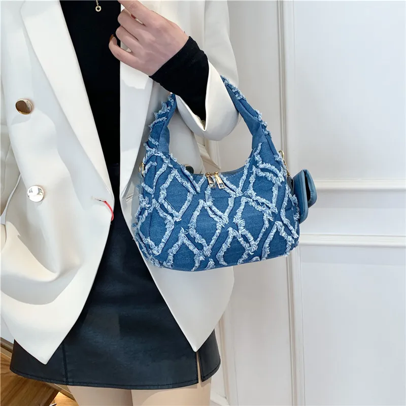 This Rhombus Denim Handbag Is Stylish, Simple , Suitable for Work, Commuting and Dating.