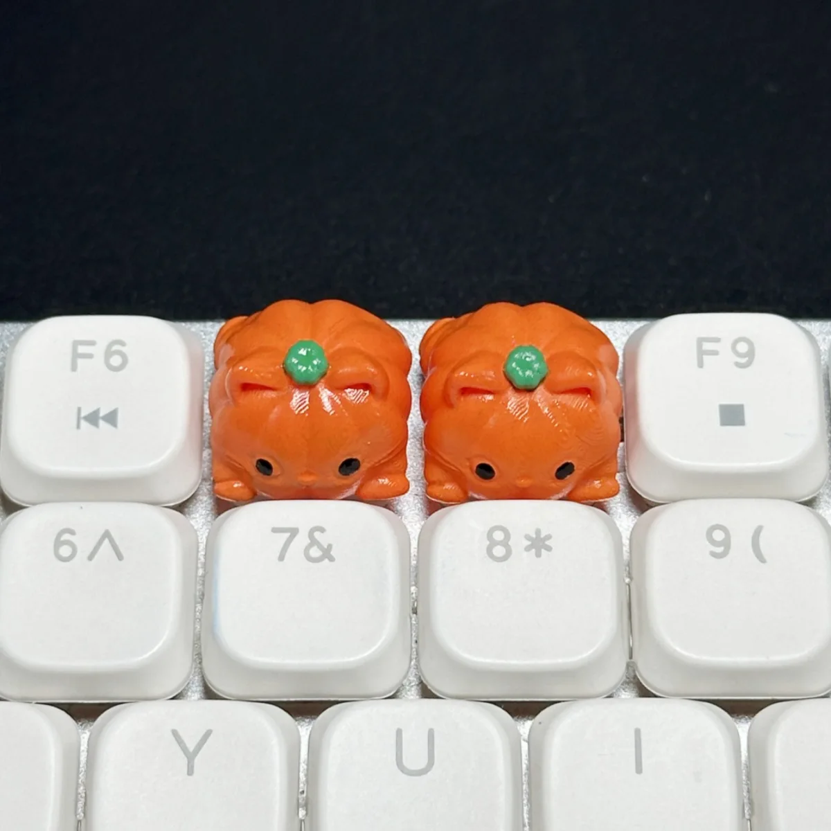 3D cute personality resin pumpkin cat head keycap DIY orange halloween element cross keycap single