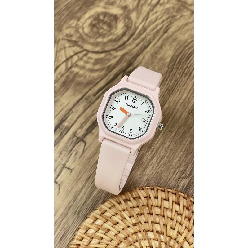 Hot Selling Student Watch Square Dial Silicone Strap Fashionable Boy Girl Wristwatch Waterproof Quartz Watch Gift Wholesale
