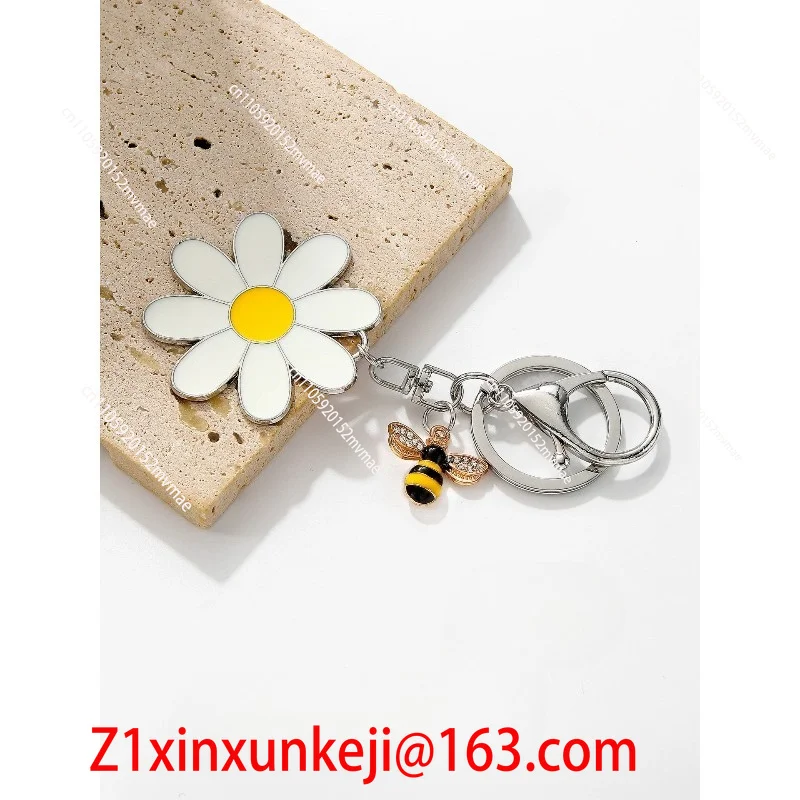 Cute Daisy Bee Keychain 2026 New Trendy Anti-Lost Car Key Pendant Bag Charm Accessories