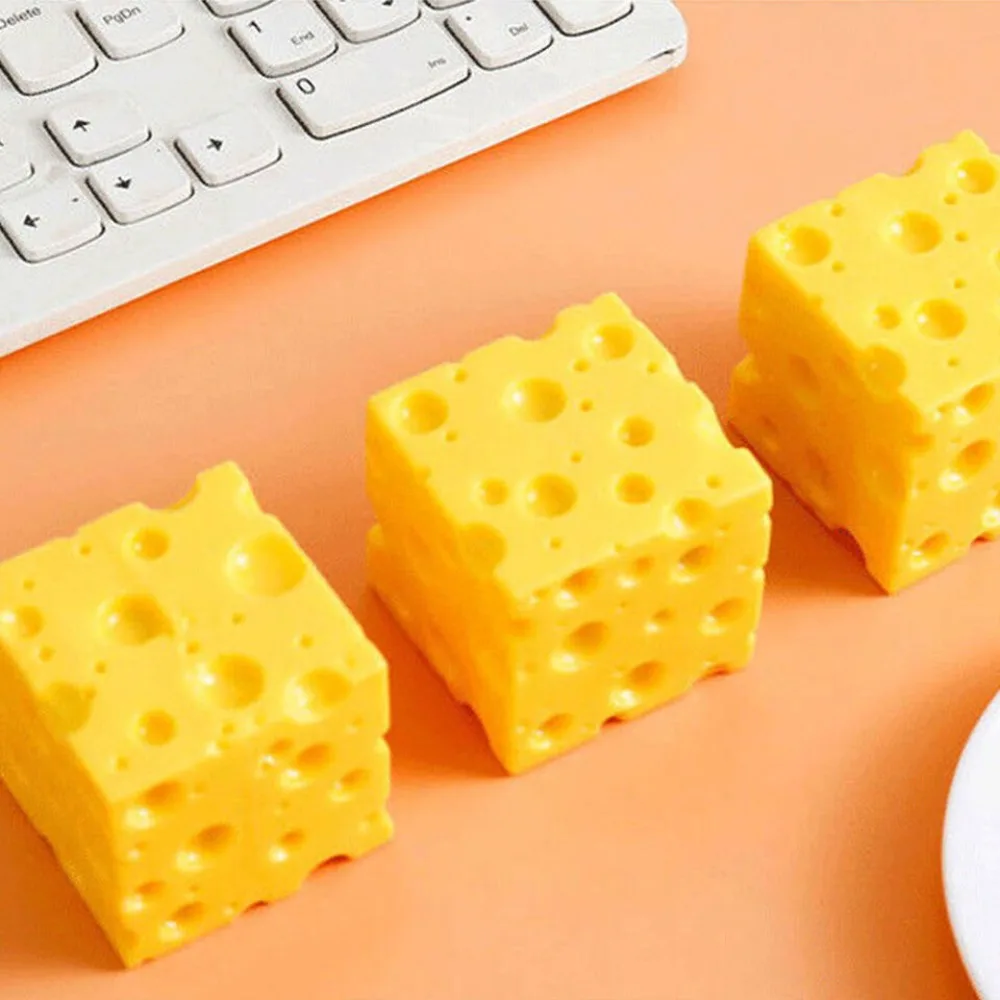 ของเล่นบีบแก้เครียด รูปกระรอกสีเหลือง ขนาด 5 ซม. รูปทรงถ้วยชีส ยี่ห้อ Fuuny ของเล่นตลก บีบเล่นเพลินๆ คลายเครียด