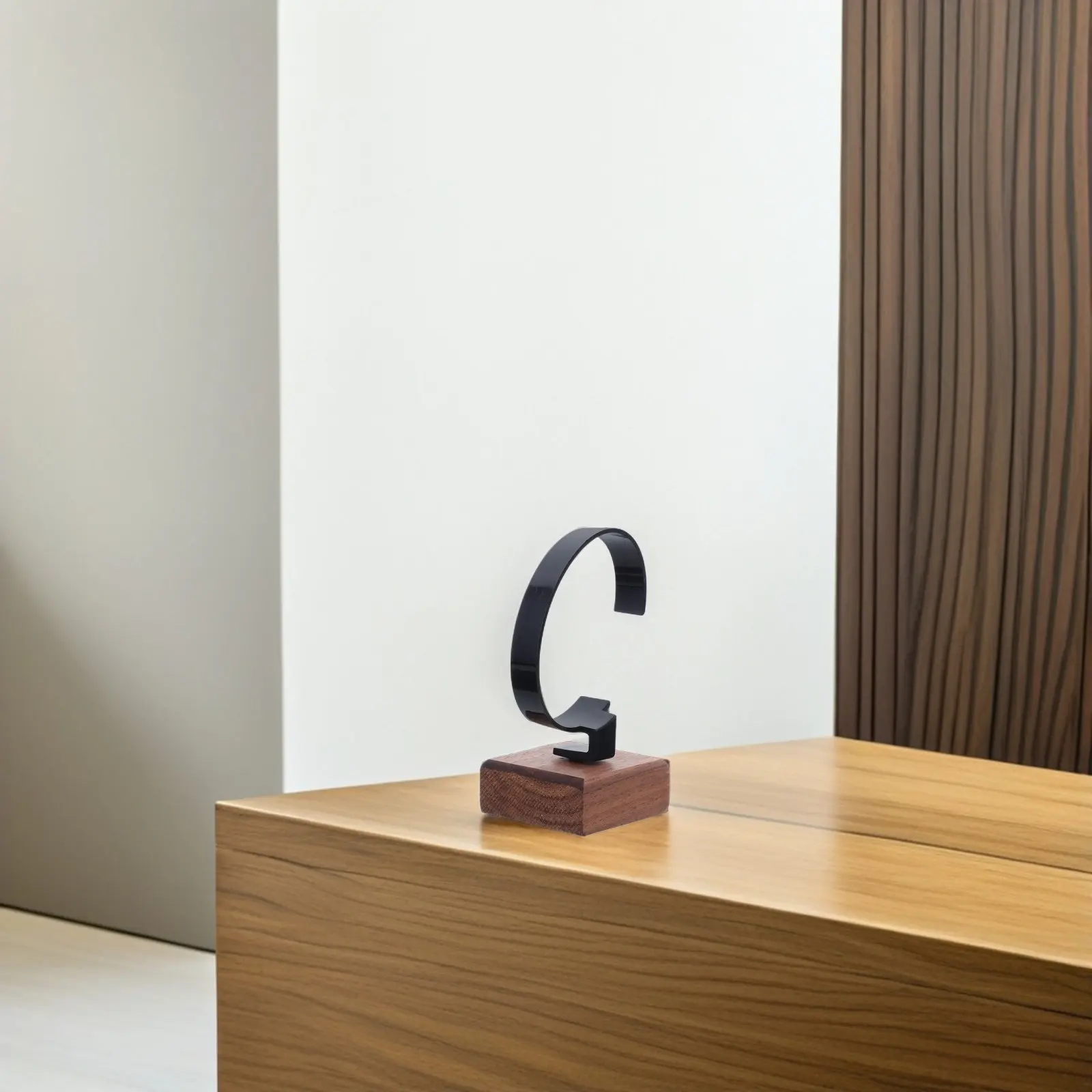 

Watch Display Stand Holder Wrist Watch Storage Stand Luxury Wooden Base Sleek Minimalist Design Protective Ring Shape Organizer