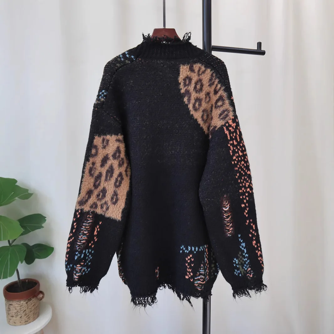 WTHT Trendy Women\'s Spliced Vintage Leopard Loose Knitted Cardigan 2024 Winter Fashion V-neck Long Sweater Female 1LS593