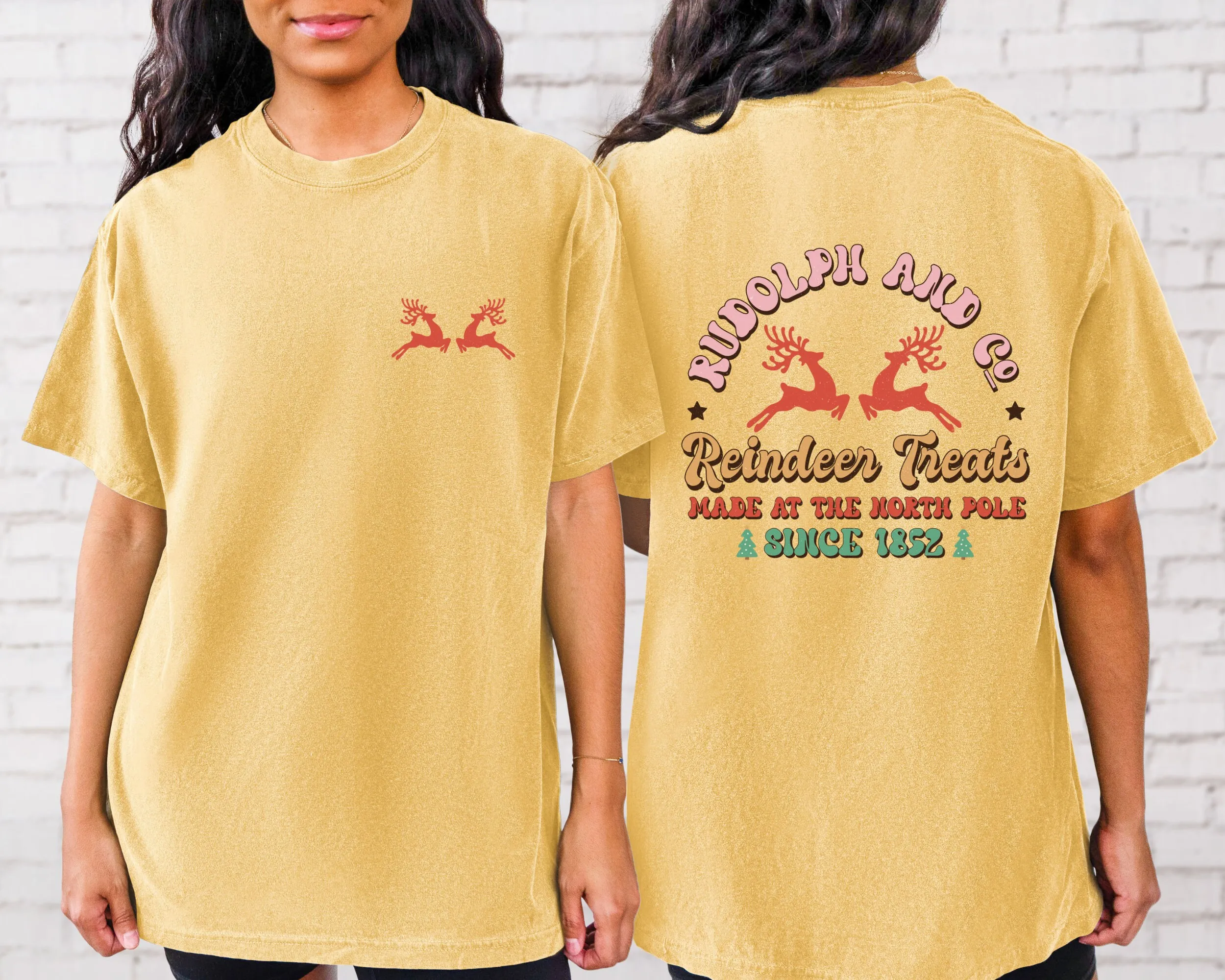 

Футболка Comfort Colors North Pole Reindeer Co, винтажные сани, рождественская спереди и сзади