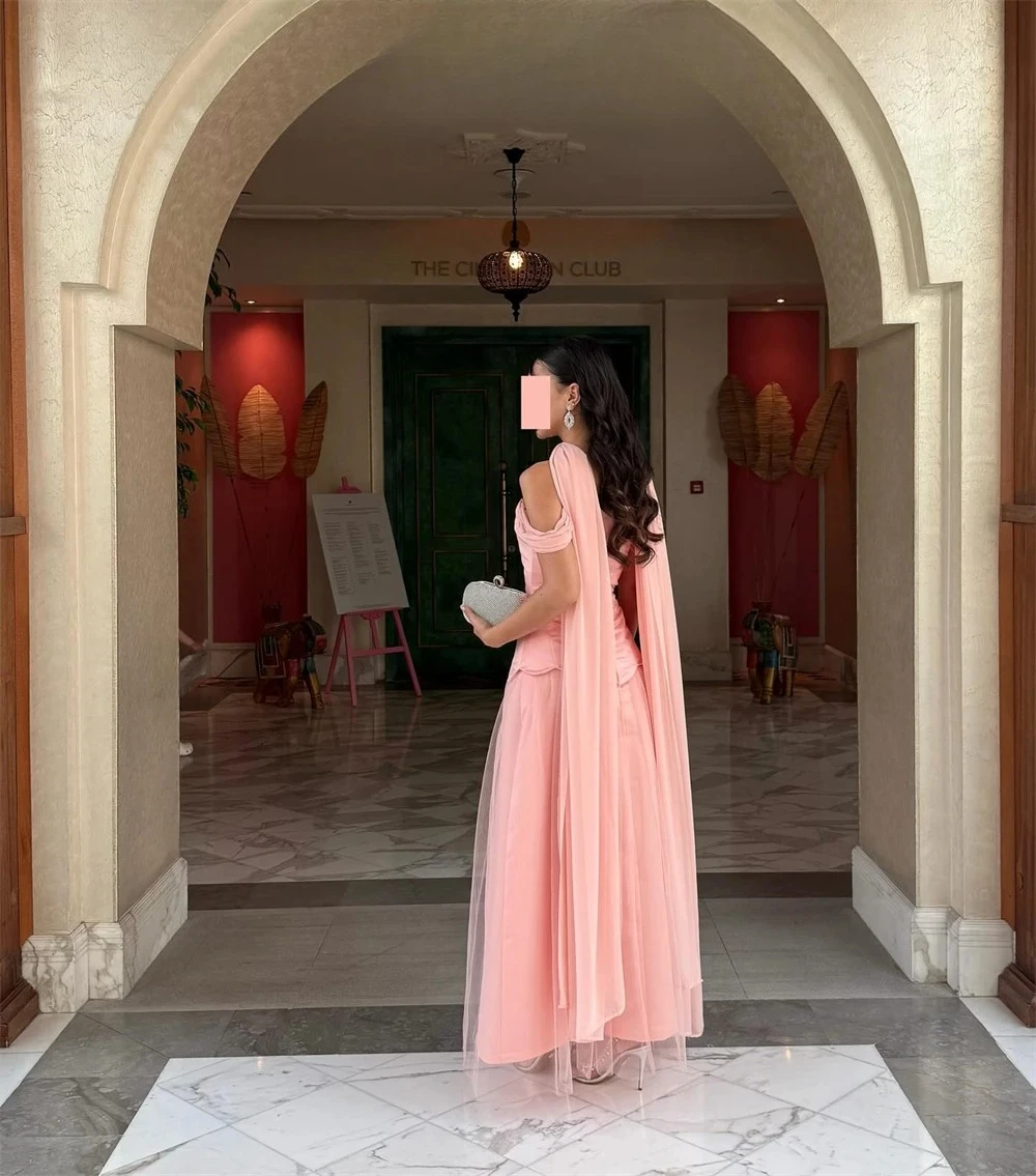 Op maat gemaakte eenvoudige roze tule avondjurk Mode off-the-shoulder homecoming-jurken Zachte sweep trein Jurken voor speciale gelegenheden