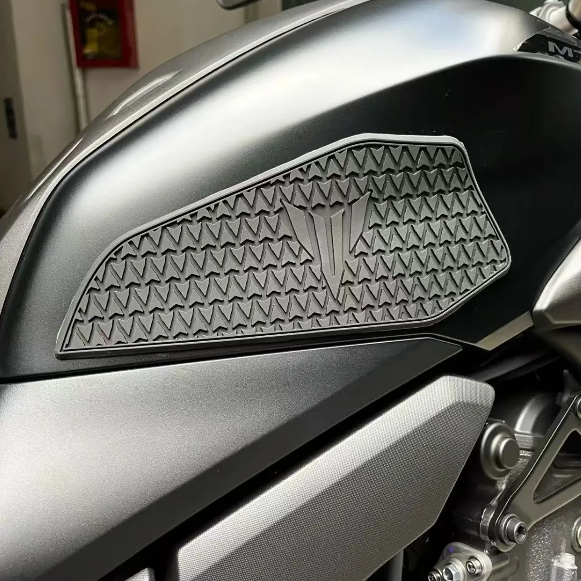 New For MT 07 MT-07 mt07 2025 Motorcycle Tank Pad Protector Sticker Decal Gas Knee Grip MT07 mt 07
