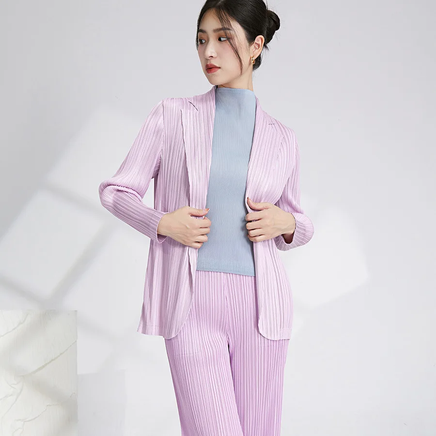 Women's Spring and Autumn Outerwear, Fashionable Pleated Loose Fit, Elegant Commuting and Casual Blazer, Versatile