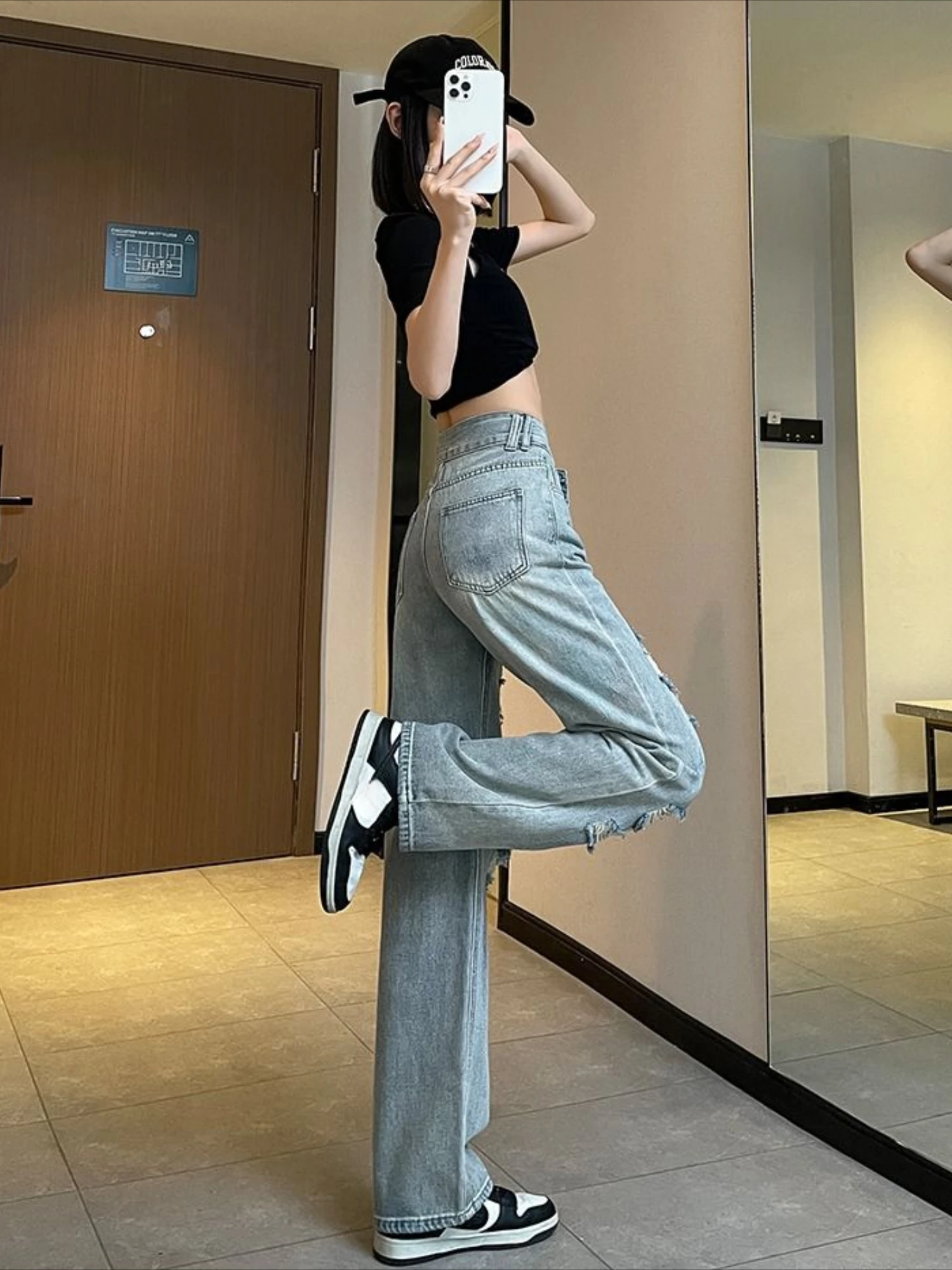 Women\'s with Holes Jeans Retro Blue Cowboy Pants for Woman High Waist Shot Straight Leg Torn Trousers Teenagers Do Old Baggy
