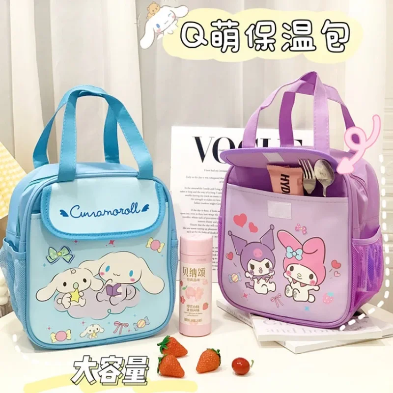 Sanrio กระเป๋าเก็บความร้อนกระเป๋าใส่ข้าวกลางวัน Hello Kitty Kuromi Cinnamoroll กระเป๋าใส่เบนโตะผ้าใบลายพิมพ์ใช้ซ้ำได้มีซิปกระเป๋าของขวัญสำหรับเด็ก