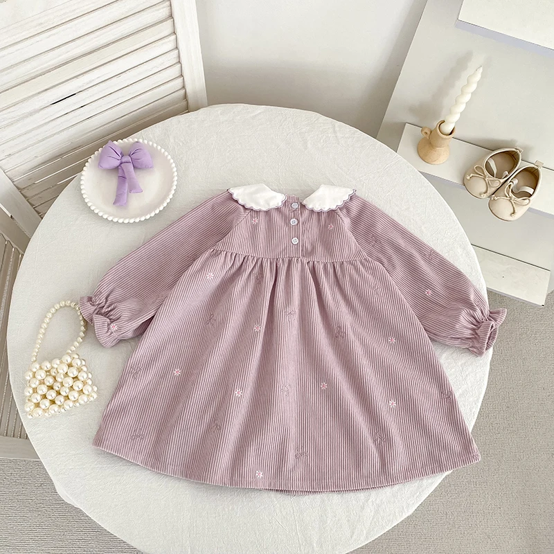 2026 Baby-Mädchen Cordkleid Süße Stickerei Schleife Peter-Pan-Kragen Langarm Prinzessinnenkleid Frühling Winter Lässiges Partykleid – Detail 5