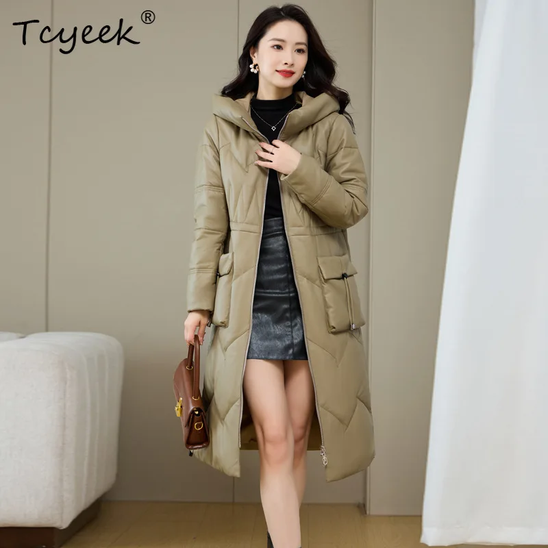 เสื้อแจ็คเก็ตหนังแท้สำหรับผู้หญิง แบรนด์ Tcyeek บุด้วยขนเป็ดขาวแท้ พร้อมฮู้ด ความยาวปานกลาง เหมาะสำหรับฤดูใบไม้ร่วงและฤดูหนาว