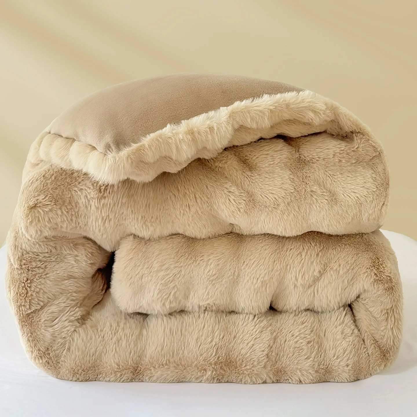 Autumn Winter Thicken Keep Warm Weighted Quilted Blanket Artificial Rabbit Plush Quilt  Soft Fluffy Warmth Duvet Comforter