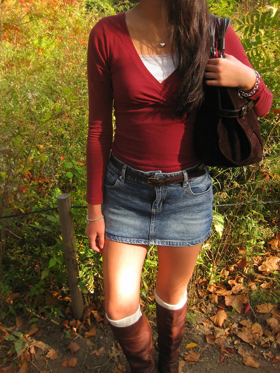 Burgundy Long Sleeve T-shirts Woman Autumn V-neck Cotton Slim Crop Top Casual Simple Solid All-match Basic Tshirts Y2k