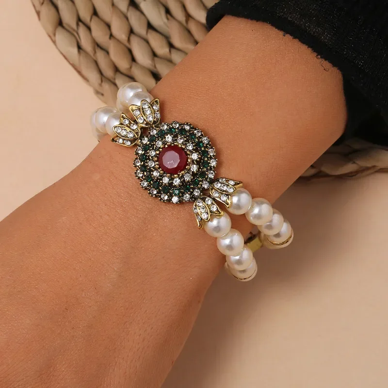 European and American Popular Handmade Jewelry Fashion Red and Green Jewelry Retro Luxury Pearl Bracelet