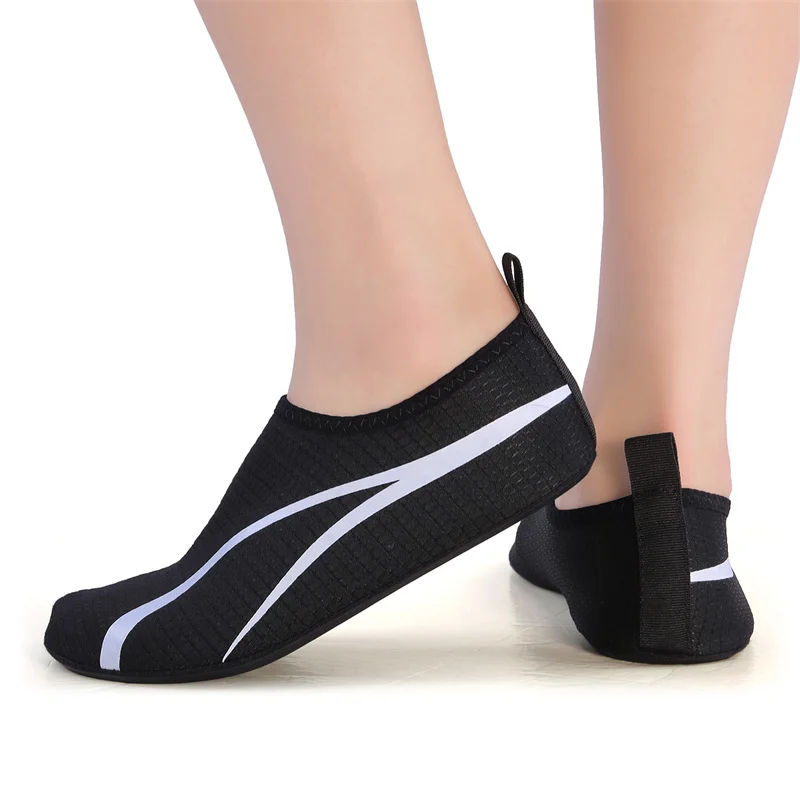 Large Size Fashion Trend Unisex Wading Shoes  Light Breathable Beach Game Features Soft-Soled Aqua Shoes 34-49#